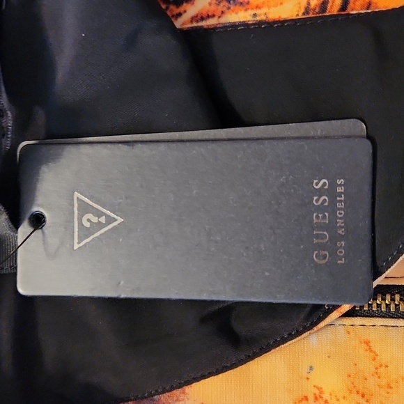 Guess Summer Escape Coral Crop Top Size XS NWT - Picture 8 of 13